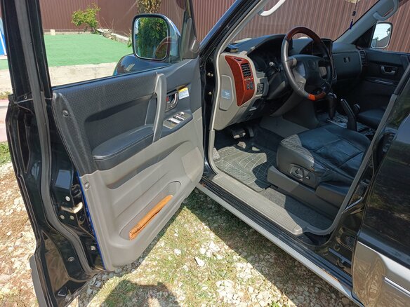 2004 Mitsubishi Pajero III Рестайлинг, чёрный, 1100000 рублей - вид 5