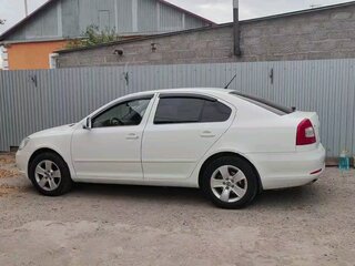 2013 Skoda Octavia II (A5) Рестайлинг, белый, 949000 рублей, вид 3