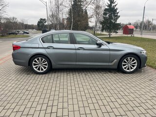 2018 BMW 5 серии 520d VII (G30/G31/G38), серебристый, 2890000 рублей, вид 3
