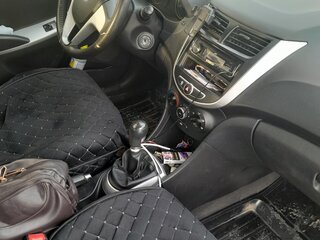 2012 Hyundai Solaris I, чёрный, 750000 рублей, вид 5