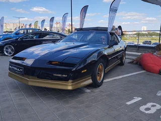 1983 Pontiac Firebird III, чёрный, 2400000 рублей, вид 2