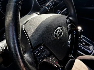 2018 Kia Cerato III Рестайлинг (Classic), серебристый, 1400000 рублей, вид 3