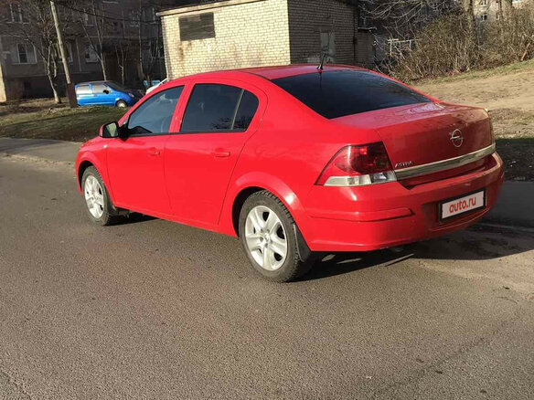 2012 Opel Astra H Рестайлинг, красный - вид 2