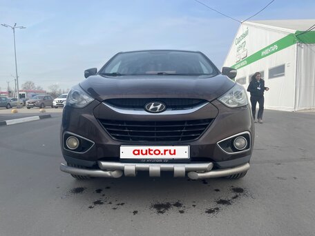 2013 Hyundai ix35 I Рестайлинг, коричневый, 998000 рублей, вид 4