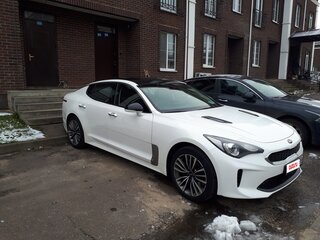 2019 Kia Stinger I, белый, 2900000 рублей, вид 2