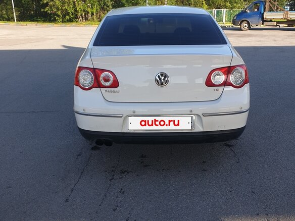 2010 Volkswagen Passat B6, белый, 800000 рублей - вид 9