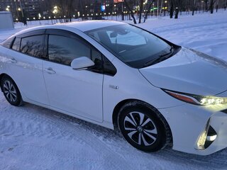 2017 Toyota Prius PHV ZVW52 IV (XW50), белый, 2500000 рублей, вид 3