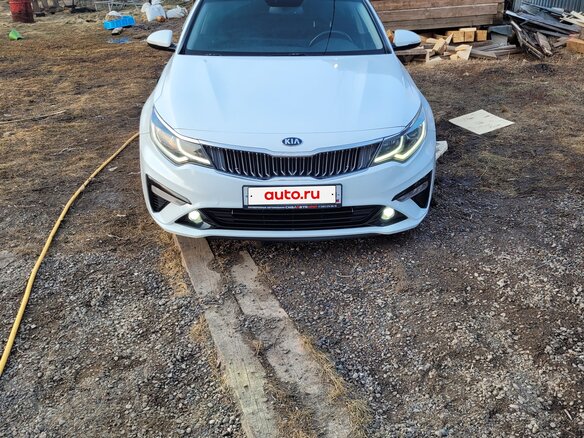 2019 Kia Optima IV Рестайлинг, белый, 1650000 рублей - вид 1