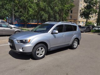 2010 Mitsubishi Outlander II Рестайлинг, серебристый, 1165000 рублей, вид 3
