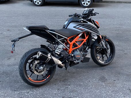 2022 KTM 125 Duke, серый, 444000 рублей, вид 3