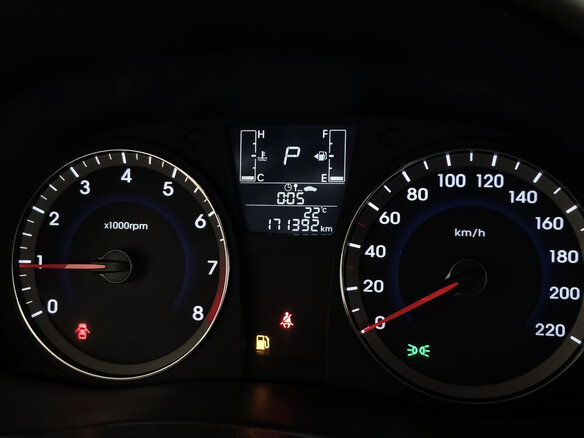 2014 Hyundai Solaris I Рестайлинг, белый, 1130000 рублей - вид 12