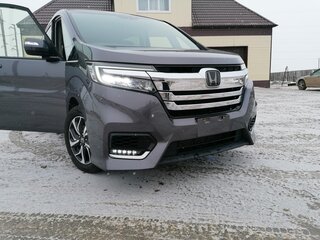 2017 Honda Stepwgn Spada V Рестайлинг, серый, 1950000 рублей, вид 2