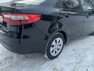 2014 Kia Rio III, чёрный, 830000 рублей, вид 4