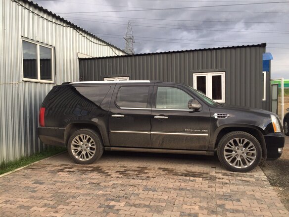 2010 Cadillac Escalade ESV III, чёрный - вид 2