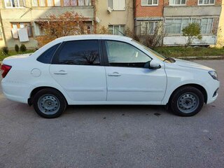 2020 Lada (ВАЗ) Granta I Рестайлинг, белый, 900000 рублей, вид 2