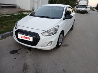 2014 Hyundai Solaris I Рестайлинг, белый, 730000 рублей, вид 2