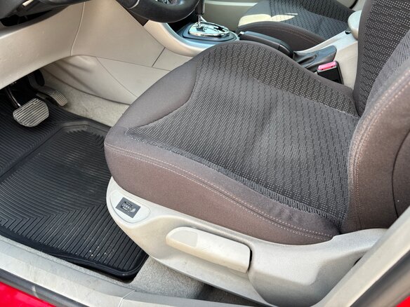2008 Peugeot 308 I, красный - вид 8