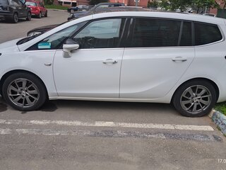 2014 Opel Zafira C, белый, 1450000 рублей, вид 4