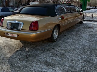 1998 Lincoln Town Car III, золотистый, 700000 рублей, вид 3