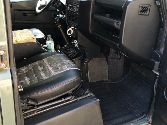 2011 Land Rover Defender 110 I Рестайлинг, зелёный, 2500000 рублей - вид 8