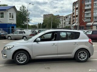 2011 Kia Ceed I Рестайлинг, серебристый, 650000 рублей, вид 4