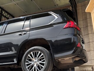 2015 Lexus LX 570 III Рестайлинг 2, чёрный, 14450000 рублей, вид 3
