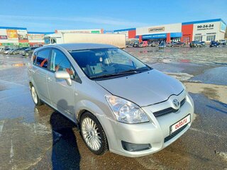 2008 Toyota Corolla Verso I Рестайлинг 2, серебристый, 750000 рублей, вид 1