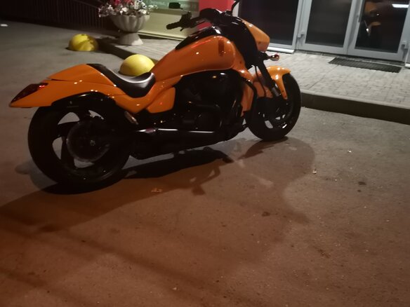2006 Suzuki Boulevard M109R, жёлтый, 1250000 рублей - вид 2