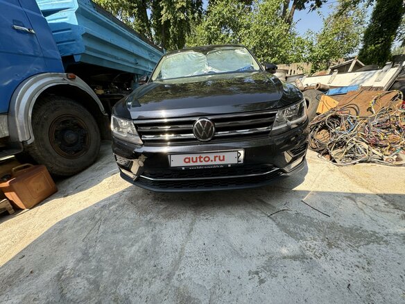 2021 Volkswagen Tiguan Allspace II, чёрный, 3000000 рублей - вид 2