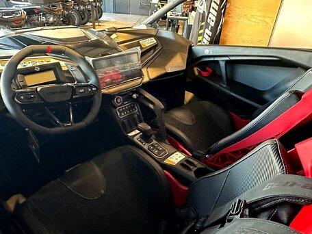 2024 BRP Can-Am Maverick Max X RS Turbo RR, чёрный, 6190000 рублей, вид 3