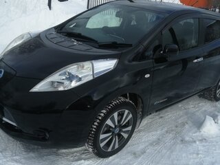 2015 Nissan Leaf I (ZE0/AZE0), чёрный, 800000 рублей, вид 1