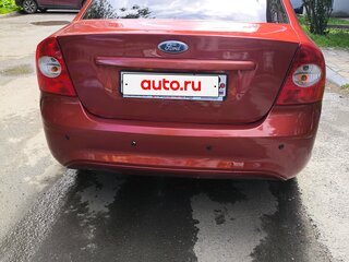 2009 Ford Focus II Рестайлинг, красный, 790000 рублей, вид 4