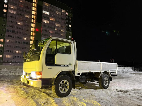 1997 Nissan Atlas, белый, 1777777 рублей, вид 3