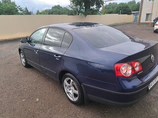 2010 Volkswagen Passat B6, синий, 500000 рублей, вид 5