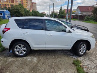 2011 Toyota RAV4 III (XA30) Рестайлинг, белый, 1120000 рублей, вид 3