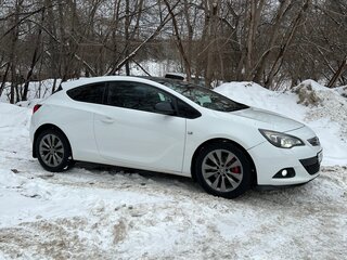 2012 Opel Astra GTC J Рестайлинг, белый, 850000 рублей, вид 3