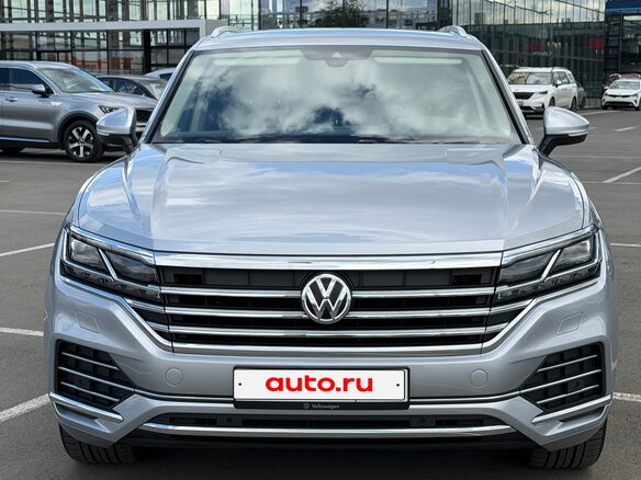 2019 Volkswagen Touareg III, серебристый, 3500000 рублей - вид 9