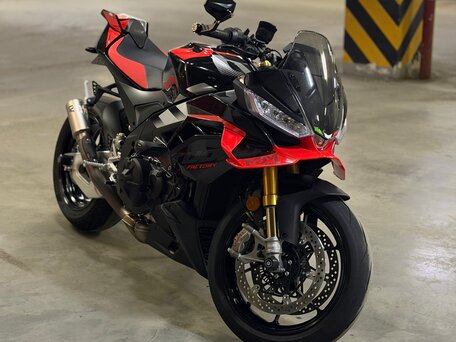 2025 Aprilia Tuono V4, чёрный, 2500000 рублей, вид 5