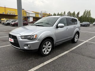 2011 Mitsubishi Outlander II Рестайлинг, серебристый, 950000 рублей, вид 1