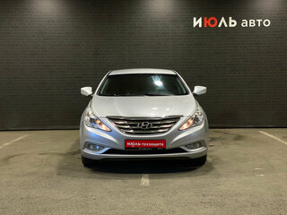 2011 Hyundai Sonata VI (YF), серебристый, 820000 рублей, вид 2