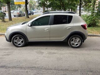 2021 Renault Sandero Stepway II Рестайлинг, серый, 1280000 рублей, вид 4