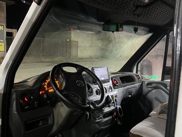 2001 Mercedes-Benz Sprinter, белый, 1500000 рублей - вид 2