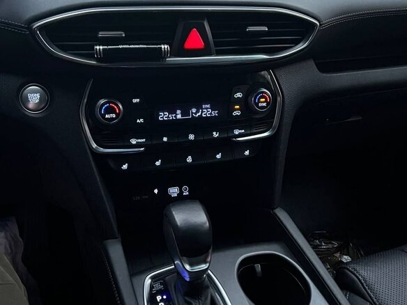 2019 Hyundai Santa Fe IV, серый, 3300000 рублей - вид 10