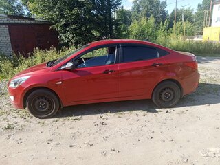 2015 Hyundai Solaris I Рестайлинг, красный, 800000 рублей, вид 4
