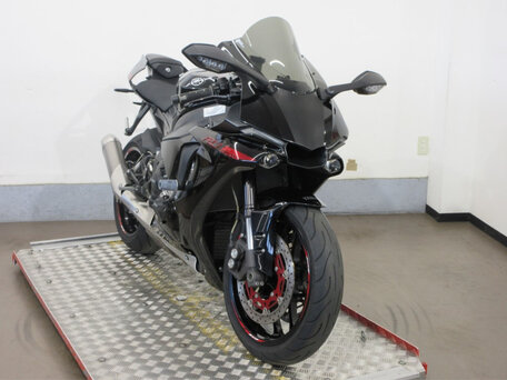 2016 Yamaha YZF-R1, чёрный, 712123 рублей, вид 4