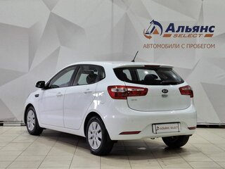 2014 Kia Rio 6-speed III, белый, 840000 рублей, вид 5