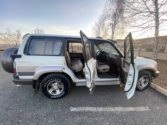1997 Toyota Land Cruiser 80 Series Рестайлинг, белый, 2300000 рублей - вид 16