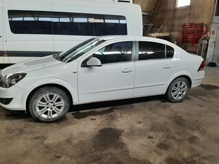 2011 Opel Astra H Рестайлинг, белый, 600000 рублей, вид 5