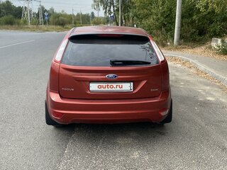2010 Ford Focus II Рестайлинг, красный, 585000 рублей, вид 3