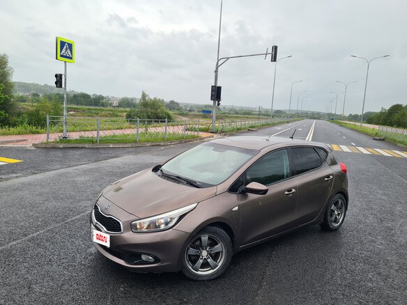 2013 Kia Ceed II, коричневый, 735000 рублей